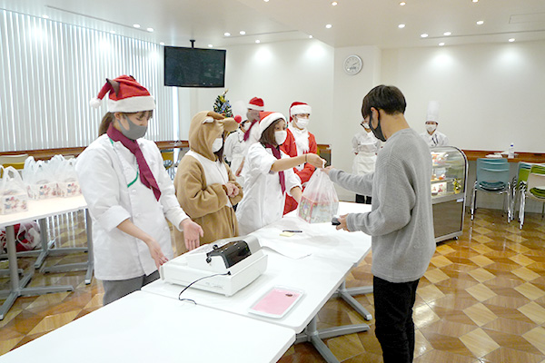 製菓 製パン科 クリスマスケーキ販売実習 沼津情報 ビジネス専門学校